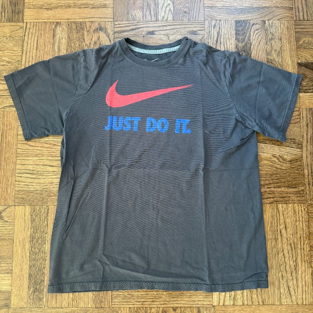Nike Graphic Tee